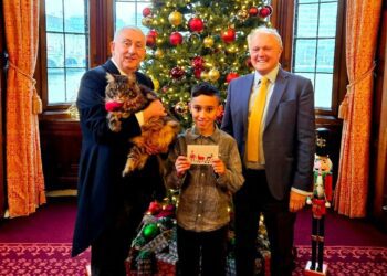 Wokingham MP Clive Jones (R) with the Speaker of the House of Commons Rt Hon Lindsay Hoyle, and young artist Leo Sindhu. Picture: Courtesy of Clive Jones