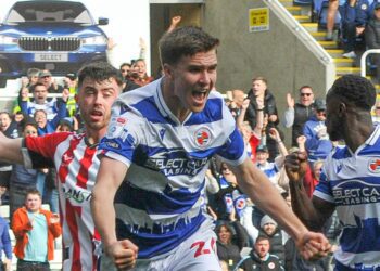 Reading v Lincoln City

Reading score