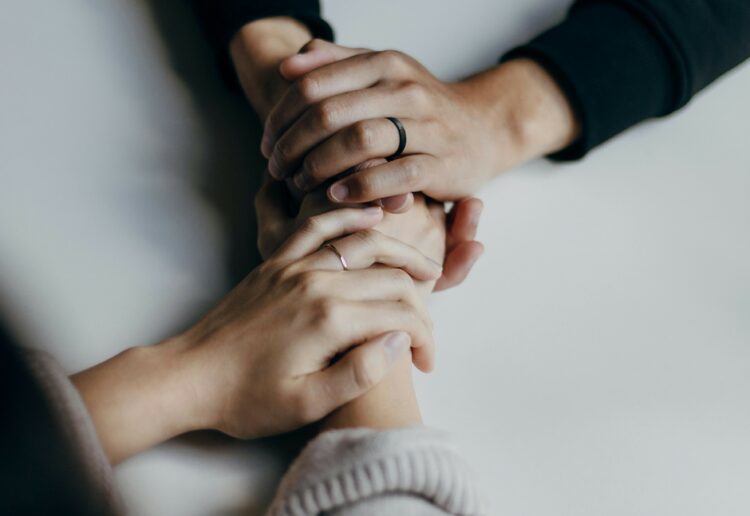 People who've lost loved ones can find peer-to-peer support at a Sue Ryder-run Grief Kind Space. Picture: Priscilla D Preeze via Unsplash