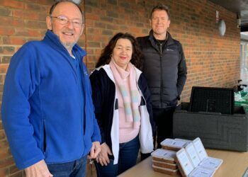 Scott Trathen (left) from the Rotary Club of Maiden Erlegh delivers food containers to Finchampstead Baptist Church. Picture: RME