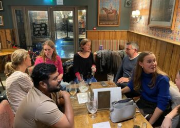 Connecting and collaborating at People Planet Pint Wokingham. Picture courtesy of Elizabeth Corse
