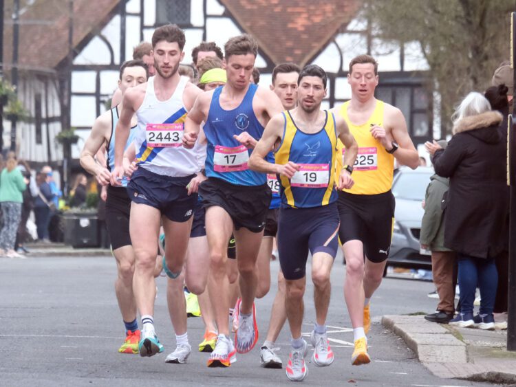 David Cliff Wokingham Half Marathon Pictures: Andrew Batt & Zoe Munday