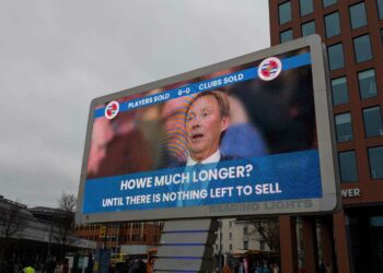 Sell Before We Dai billboards Pictures: Sell Before We Dai