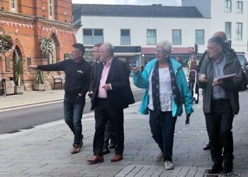 Wokingham banking hub visit: Pic: Andrew Batt.
