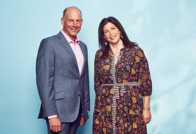 hosted by experts Kirstie Allsopp and Phil Spencer.