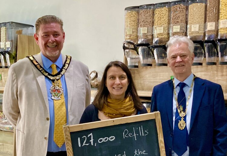 Maya's Refillables celebrated three years of successful green trading in Wokingham's Peach Place, at the weekend. Pictures: Emma Merchant