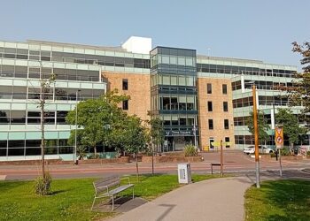 Bracknell Town Council offices Picture: Wikimedia Commons