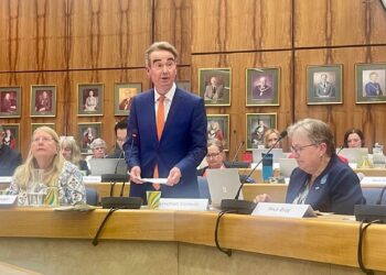 Cllr Stephen Conway addressing the annual meeting. Pic: Andrew Batt.