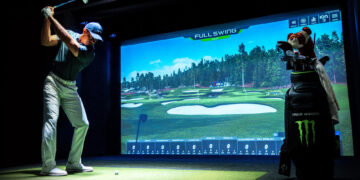 Tiger Woods using Full Swing's simulator.