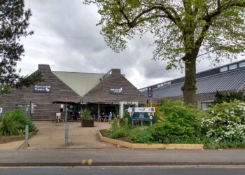 The Oakwood Centre in Headley Road, Woodley. Credit: James Aldridge, Local Democracy Reporting Service