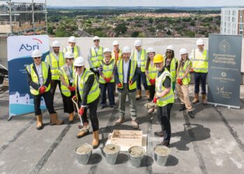 The topping out ceremony for the Market Street development of 169 apartments in Bracknell town centre. Credit: Bracknell Forest Cambium Partnership / Vistry Group