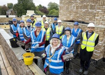 The topping out ceremony for the Bridgewell assisted living project, that provides four five bed apartments in Ladybank, Bracknell. Credit: Bracknell Forest Council