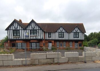 The closed Squirrels bar and restaurant in North Street, Cranbourne, Berkshire. Credit: Google Maps