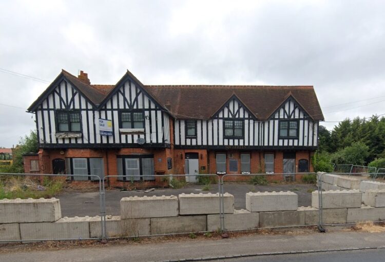 The closed Squirrels bar and restaurant in North Street, Cranbourne, Berkshire. Credit: Google Maps