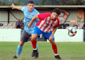 Woodley United v Langley on Tuesday night. Pic: Andrew Batt.
