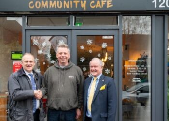 Ed Davey (left), Nic Lander (centre) and Clive Jones (right) outside of the Kimel Community Cafe on 22 March 2024. (Image: Liberal Democrats)