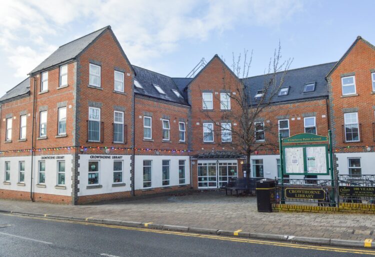 Crowthorne High Street