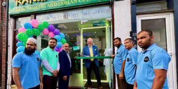 Clive Jnes MP performed the opening of Ranga Lounge.