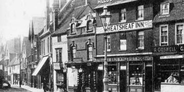 The former Whatsheaf Inn. Photographs courtesy of Wokingham A Pictorial History by J.and R. Lea.