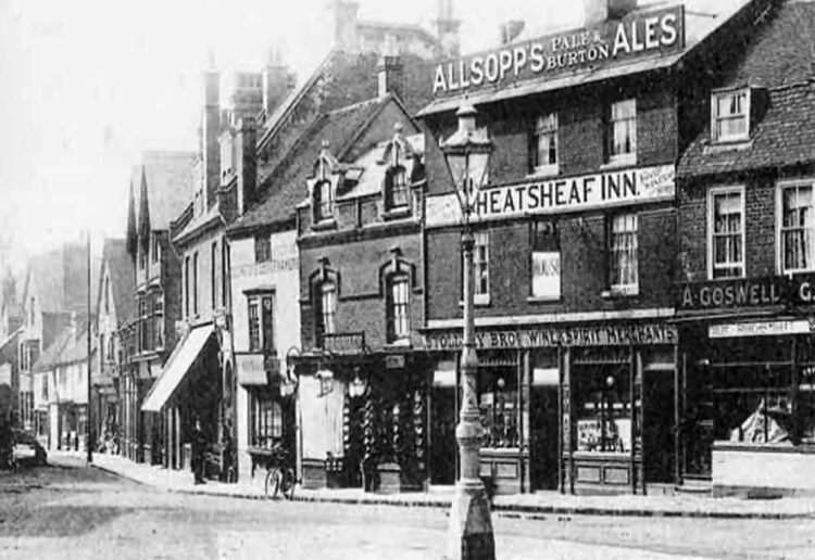 The former Whatsheaf Inn. Photographs courtesy of Wokingham A Pictorial History by J.and R. Lea.