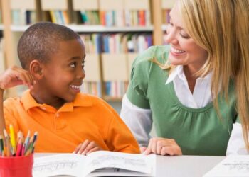 The charity trains and supports volunteers. Pib: WBC.