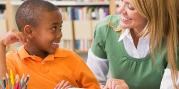 The charity trains and supports volunteers. Pib: WBC.