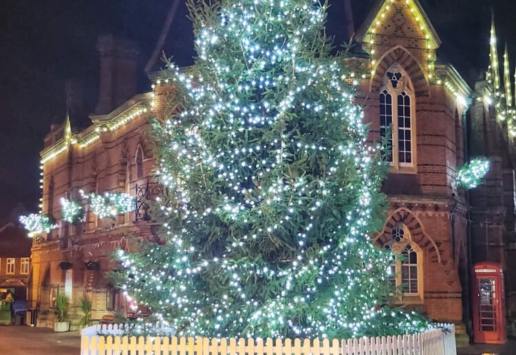 A Wokingham Christmas tree will be decorated with recycled decorations made by the borough's primary school pupils . Pic: Andrew Batt.