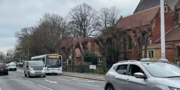 The Reading Buses 500 Winnersh Triangle park and ride service seen just before 10am on Friday, March 21. Credit: James Aldridge, Local Democracy Reporting Service