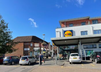 Crockhamwell Road in Woodley, with the Library Parade to the right and the Lidl to the left. Credit: James Aldridge, Local Democracy Reporting Service