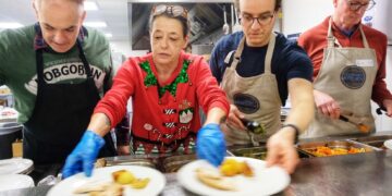 Link Visiting Scheme Christmas Day lunch. Pic: Andrew Batt.