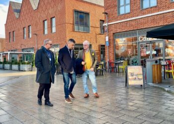 The trio in Peach Pl\ce. Pic:Andrew Batt.