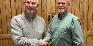 Councillor Alwyn Jones (lef) represents Norreys East and is the current deputy mayor for Wokingham town council. Pic: Wokingham Lib Dems.