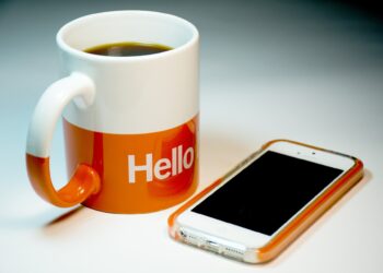 A Friendship Table gives an opportunity to meet people in a safe and friendly environment at Finchamstead Baptist Church cafe every Tuesday morning. PIcture: Derek Robinson via Pixabay