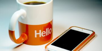 A Friendship Table gives an opportunity to meet people in a safe and friendly environment at Finchamstead Baptist Church cafe every Tuesday morning. PIcture: Derek Robinson via Pixabay