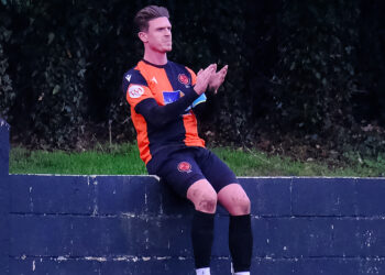\Sumas' Sean Moore applauds his team mates for settlin up onw of this oals. Pic: Andrew Batt`