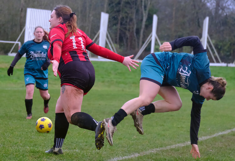 Finchampstead Ladies v East Oxford Ladies. Pic: Andrew Batt