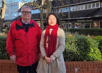 Councillor Greg Bello (Labour, Loddon) and Yuan Yang, the Labour MP for Earley and Woodley at the Woodley town centre shopping precinct. Credit: Earley and Woodley Labour Party