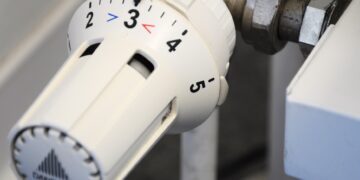 People should be safe in their warm homes, not having to go to warm banks Picture: ri from Pixabay