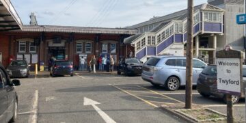 A petition calling for additional parking at Twyford station has received nearly 2,000 signatures. Credit David Sleight, Wokingham Conservatives/Change.org,