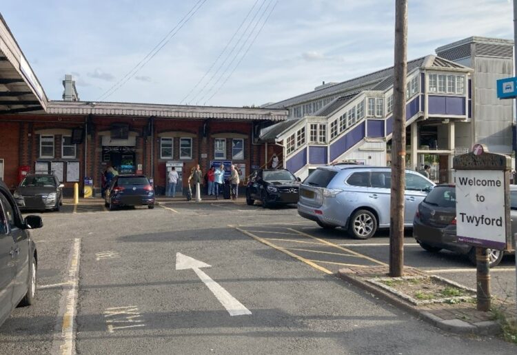 A petition calling for additional parking at Twyford station has received nearly 2,000 signatures. Credit David Sleight, Wokingham Conservatives/Change.org,