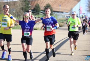Luka White, running alongside his Mum Dijana