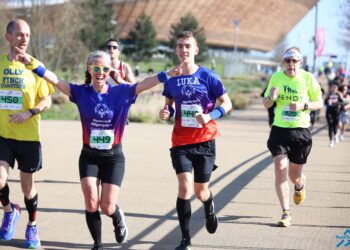 Luka White, running alongside his Mum Dijana