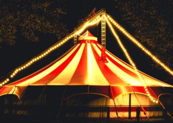 Circus Pazaz is coming to Winnersh Primary School. Picture: Ingo Ellerbusch via Unsplash