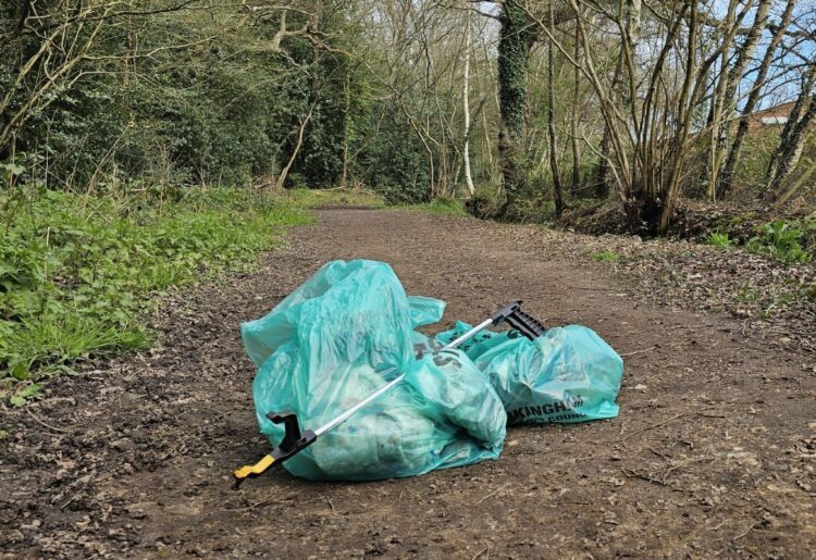 Finchampstead litter pick