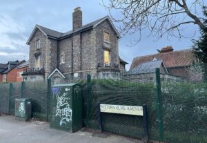Western Elms Surgery off Oxford Road in Reading now has fences to deter trespassers. Credit: James Aldridge, Local Democracy Reporting Service