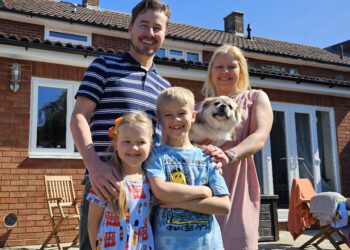 Kersti Ludvig (39) and Mihkel Olop (44) with their children Scott and Isabel and their dog Chucky