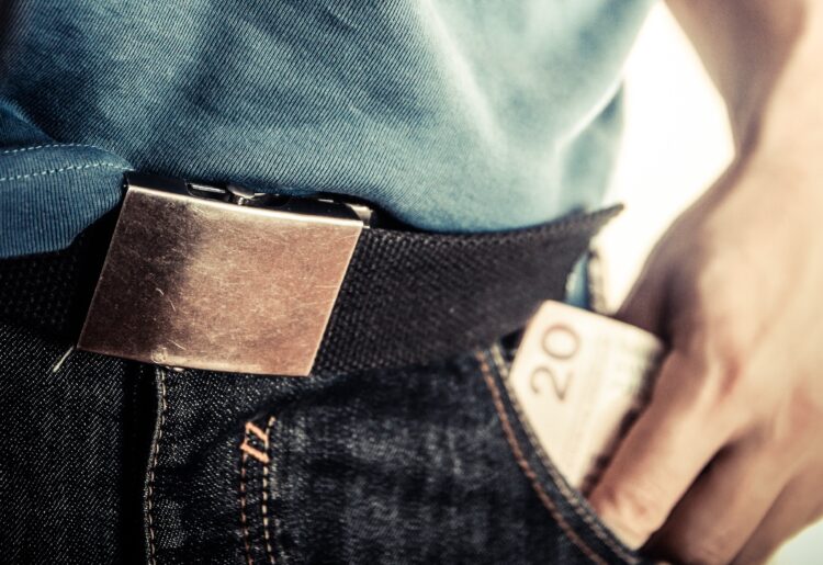 Bracknell Forest stores are being urged to comply with underage sales laws. Picture: Jarmoluk via Pixabay