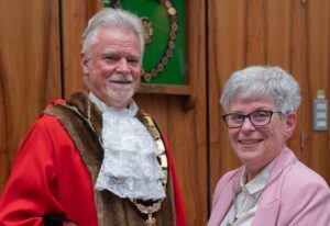 The new mayor and his deputy.