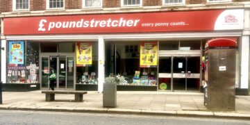 Poundsteetcher in Peach Street on Tuesday afternoon. Pic: ASndrew Batt.