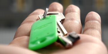 The Halifax House Price Index reveals prices dropped by 0.6% in the south east region, including Wokingham and Reading Picture: mastersenaiper from Pixabay